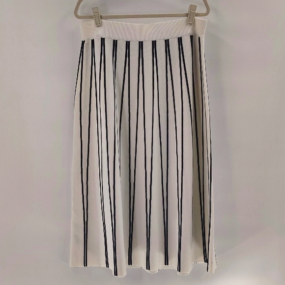 J. Crew Midi Knit Skirt Size XXL Sweater Material White Black Stretch Waist - Picture 1 of 7